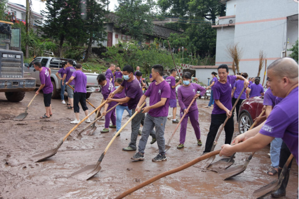 潭酒支援古蔺暴雨洪涝灾害，风雨同舟，与“蔺”同行